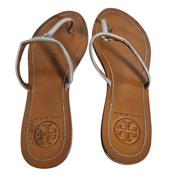 Tory Burch Women’s Silver Leather Sandals 8 Thong Logo Flat Old Money Coastal - Picture 3 of 12